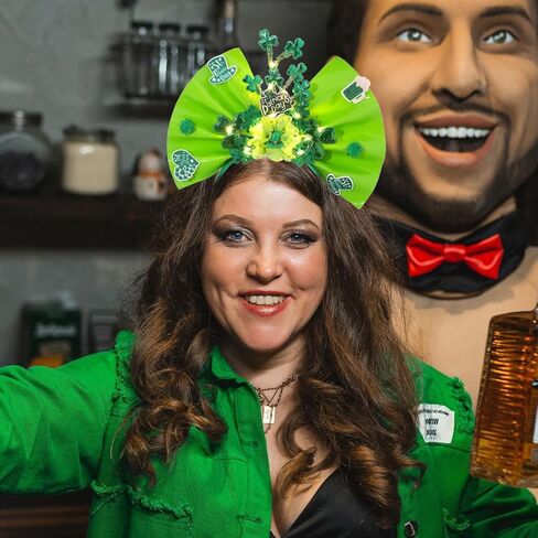 عصابة رأس مضيئة على شكل فيونكة من فورمروك، عصابة شعر خضراء لعيد القديس باتريك، حفلة LED فلاش البرسيم الأيرلندي، خوذة على شكل فيونكة للنساء والفتيات in Kuwait