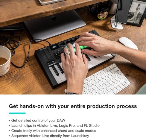 Novation Launchkey 61 [MK4] – 61 مفتاحًا شبه مرجح، USB، وحدة تحكم لوحة مفاتيح MIDI مع تكامل DAW. أوضاع التآلف والمقياس، و8 منصات طبول، وأداة تتابعية - تتضمن حزمة برامج لإنتاج الموسيقى in Kuwait