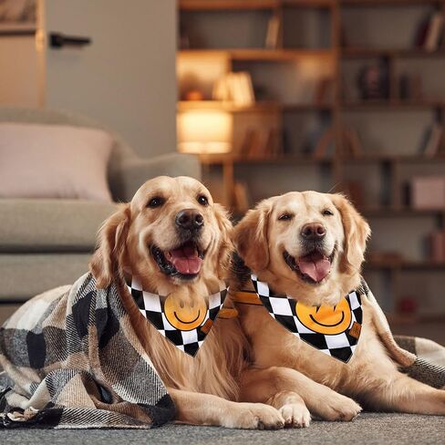 قطعتان من باندانا الكلب السعيدة المتأنق بوهو وجه مبتسم على شكل لوحة شطرنج من القماش المطبوع للحيوانات الأليفة مقاس متوسط ​​قابل للتعديل منديل الحيوانات الأليفة مرايل الكلب لإكسسوارات أزياء أعياد الميلاد in Kuwait