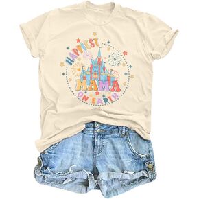 قميص Happiest Mama On Earth: قمصان نسائية مضحكة Magic Kingdom Mom، قمصان ذات رسومات على شكل قلعة، قمصان علوية قصيرة الأكمام للعطلات العائلية