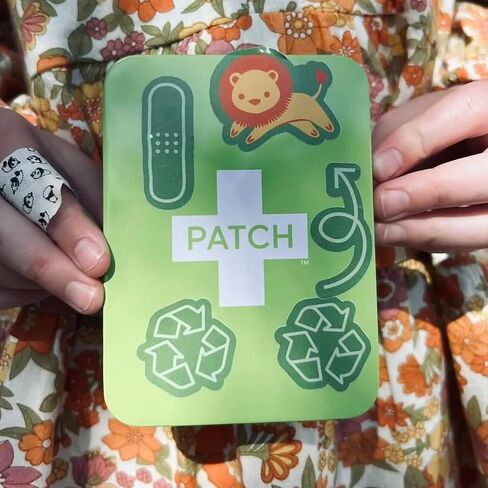 مجموعة ضمادات لاصقة من الخيزران الطبيعي أثناء التنقل من باتش كيدز للبشرة الحساسة، ضمادات صديقة للبيئة مضادة للحساسية، ضمادات للبشرة الحساسة للأولاد والبنات مع مطبوعات لطيفة، 29 قيراط in Kuwait