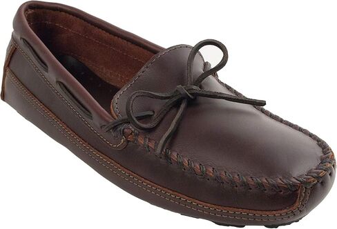 حذاء بدون كعب من جلد البقر مزدوج القاع للرجال من Minnetonka in Saudi Arabia