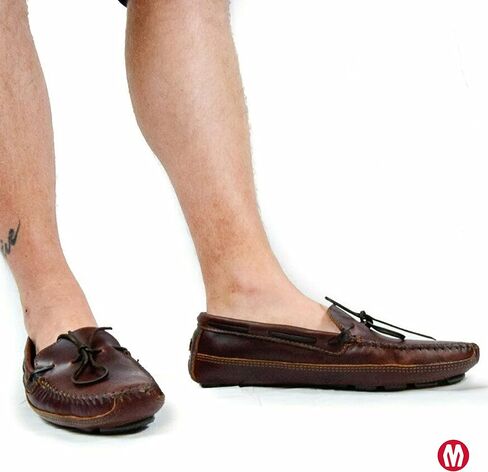حذاء بدون كعب من جلد البقر مزدوج القاع للرجال من Minnetonka in Saudi Arabia
