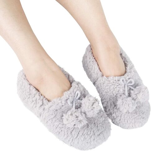 Jessica Simpson Women's Fuzzy Slipper Socks with Washable Face Masks in Saudi Arabia