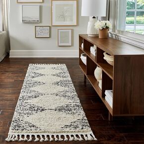 nuLOOM Bria Moroccan Shag Tasseled Runner Rug, 2' 6" x 12', Off-white, Rectangular, 1.2" Thick