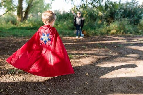 مجموعة أزياء Little Adventures Super Hero Cape & Mask للأعمار من 3 إلى 8 سنوات in Saudi Arabia