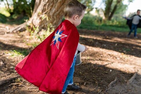 مجموعة أزياء Little Adventures Super Hero Cape & Mask للأعمار من 3 إلى 8 سنوات in Saudi Arabia