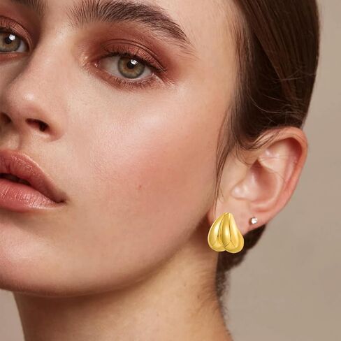 أقراط على شكل قلب ذهبي للنساء أقراط على شكل قلب الحب أقراط صغيرة لطيفة وخفيفة الوزن متدلية على شكل قلب هدية مجوهرات أنيقة in Kuwait