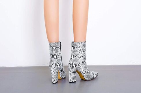 أحذية نسائية مدببة للكاحل مع كعب عريض في حذاء بطبعة جلد الثعبان in Kuwait