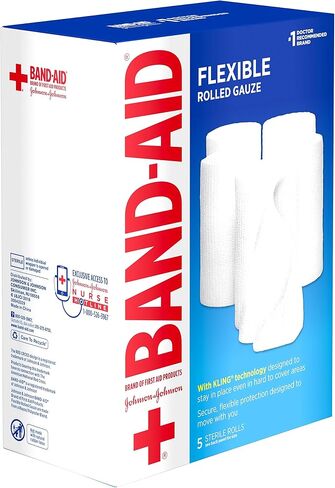 منتجات الإسعافات الأولية من العلامة التجارية Band Aid، إسفنجات شاش معقمة تمتصها تمامًا لتنظيف وتبطين الجروح البسيطة والجروح والحروق، تصميم منخفض الوبر، مغلفة بشكل فردي 4 × 4 بوصات in Kuwait
