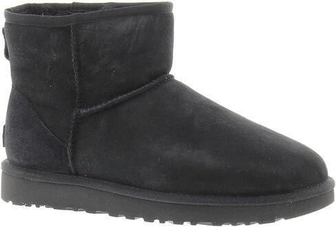 UGG بوت كلاسيكي قصير للكاحل للنساء in Kuwait