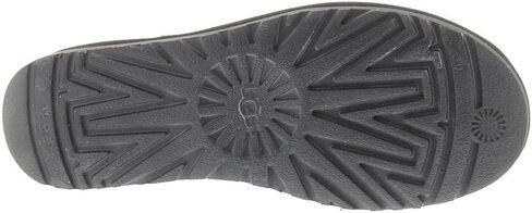 UGG بوت كلاسيكي قصير للكاحل للنساء in Kuwait