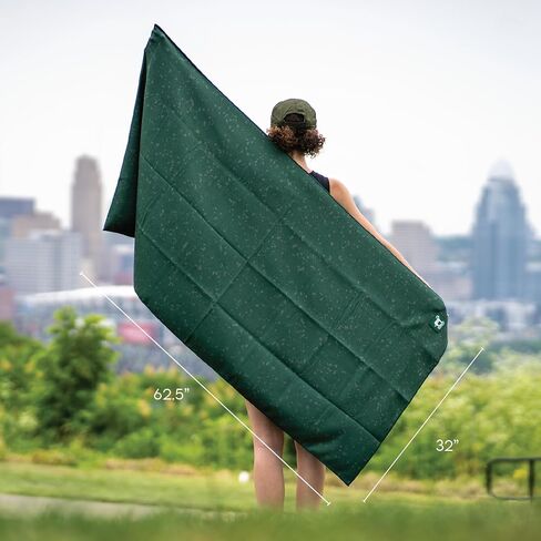 منشفة الجري الرياضية Sprints، كاملة الحجم، غطاء مقعد السيارة - ألياف دقيقة عالية الأداء... (Concrete Jungle Rat Snacks NYC) in Kuwait