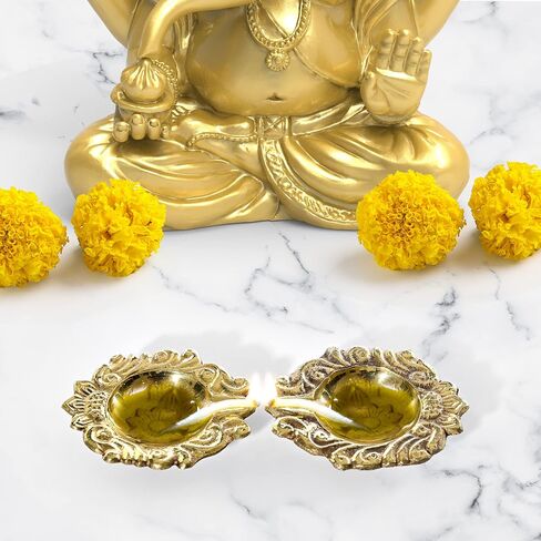 مجموعة من 2 مصباح زيت نحاسي ديني من Diya Deepak Pooja Diya ضروري للديكور الهندي التقليدي Aarti Diya إكسسوارات الإضاءة عناصر الهدايا مجموعة Pooja مصابيح الفوانيس (الحجم: -2 بوصة) (ذهبي) in Saudi Arabia