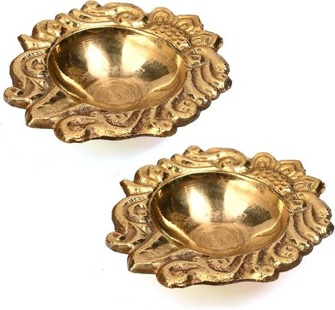 مجموعة من 2 مصباح زيت نحاسي ديني من Diya Deepak Pooja Diya ضروري للديكور الهندي التقليدي Aarti Diya إكسسوارات الإضاءة عناصر الهدايا مجموعة Pooja مصابيح الفوانيس (الحجم: -2 بوصة) (ذهبي) in Saudi Arabia