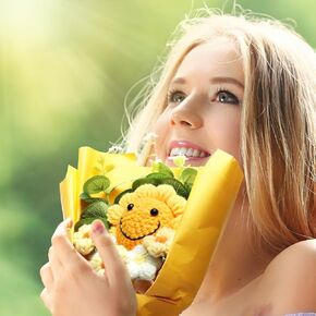 Artificial Smile Sunflowers Bouquet Hand-Woven Artificial Flower, Handmade knitted flowers Gift for Family Table Decoration, Graduation Girlfriend Mother,Valentine's Birthday Wedding (Yellow)