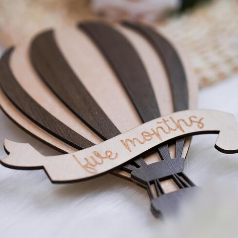 Baby Monthly Milestone Cards - Wooden Monthly Milestone Discs - Newborn Photography Props to Document Your Baby´s Growth - Baby Announcement Sign (Butterfly) in Kuwait