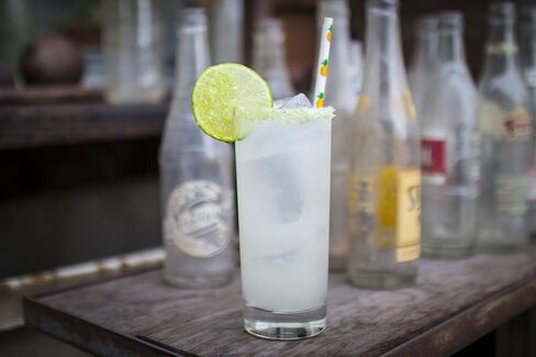 مزيج ملح كوكتيل Twang-A-Rita، مجموعة متنوعة من الليمون، كيس 118 مل (مجموعة من 3) 1 لكل منها: الفراولة والليمون والليمون والليمون in Saudi Arabia