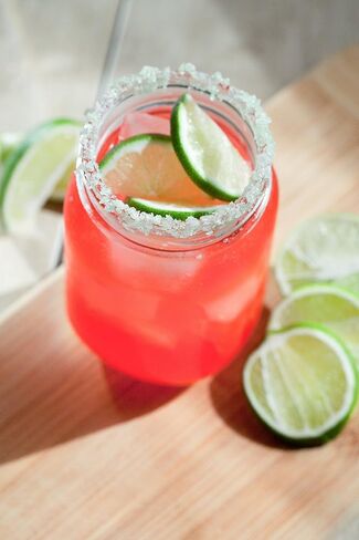 مزيج ملح كوكتيل Twang-A-Rita، مجموعة متنوعة من الليمون، كيس 118 مل (مجموعة من 3) 1 لكل منها: الفراولة والليمون والليمون والليمون in Saudi Arabia
