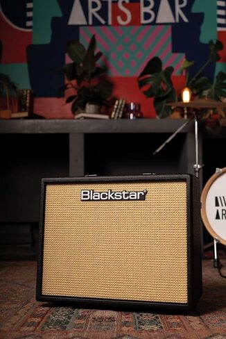 Blackstar Debut 15E 2 x 3-inch 15-watt Combo Amp in Kuwait