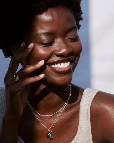 قلائد وقلادات بريان أنتونييس ومجموعات في مجموعة متنوعة من الأنماط والألوان in Kuwait