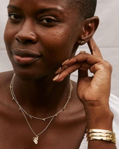 قلائد وقلادات بريان أنتونييس ومجموعات في مجموعة متنوعة من الأنماط والألوان in Kuwait