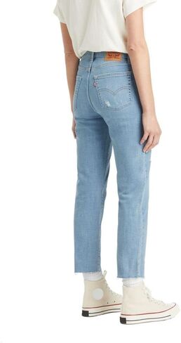 Levi's Women's 724 High Rise Straight Crop Jeans in Saudi Arabia
