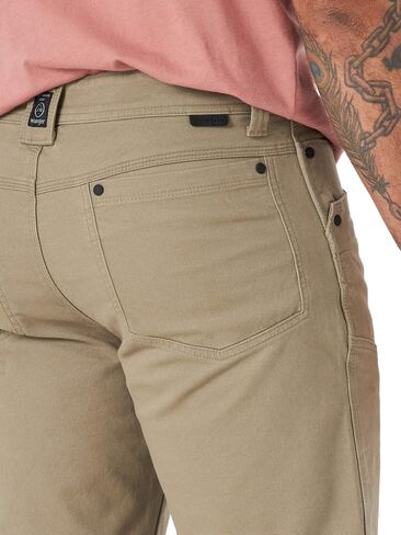 شورت ATG من Wrangler للرجال معزز، توفي، 34 عادي in Kuwait