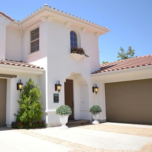 Sunnyglade 2 قطعة 23 بوصة من البلاستيك الاصطناعي الخزامى شجرة الكرة توبياري، نبات توبياري مزخرف بوعاء صناعي، نبات وهمي مقاوم للأشعة فوق البنفسجية في وعاء لبوابة المنزل، ديكور مكتب الفناء الداخلي والخارجي in Kuwait