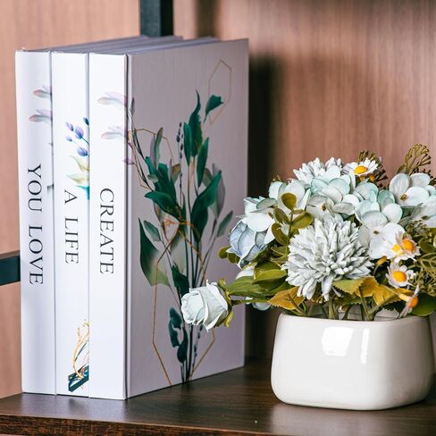 كتب عرض بغلاف مقوى مع عبارة "اصنع حياة تحبها" - 3 كتب مزخرفة، كتب حقيقية بصفحات فارغة - كتب ديكور المنزل لرف الكتب، أو طاولة المدخل، أو طاولة القهوة، أو مساحة المكتب in Saudi Arabia