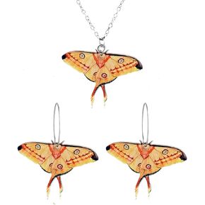 Peutlhomy Moth Butterfly Necklace Earrings Set for Women Girls Punk Acrylic Green Moth Hoop Dangle Earrings Funny Animal Necklace Birthday Party Jewelry Gifts