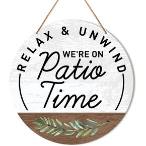Muktoujaumai Patio Sign Decor, Patio Round Hanging Sign Decor Farmhouse Wall Decorations Outdoor Living Wood Sign for Porch, Deck, Backyard, Housewarming Gift for New House Home, We're Patio Time