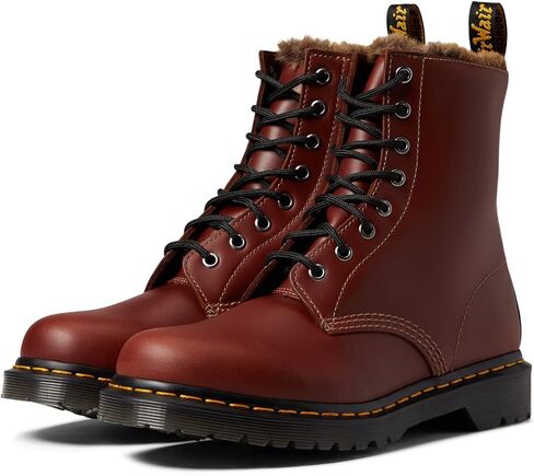 حذاء Dr. Martens النسائي 1460 Serena مبطن بالفرو الصناعي in Kuwait