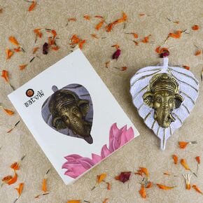 SATVIK Metal Pan Patta Ganesh Decorative Wall Hanging Showpiece Lord Ganesha on Leaf Home Decor. Indian Housewarming Return gift for bulk. Figurine pooja decoration item Yellow