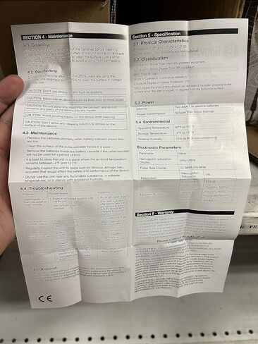 مقياس التأكسج بنبض الإصبع من BodyMed - جهاز مراقبة تشبع الأكسجين في الدم للطيران والرياضة مع غطاء من السيليكون والبطاريات والحبل (أسود) in Kuwait