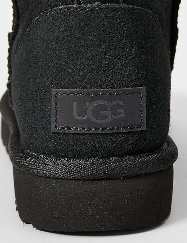 UGG بوت كلاسيكي قصير للكاحل للنساء in Kuwait