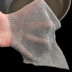 Cast Iron Scrubber, 8''x8'' 316L Stainless Steel Fine Mesh Scraper, Upgraded 3.8mm Chainmail Scrubber, for Pre-Seasoned Pot Dutch Oven Waffle Maker Cast Iron Skillet Pan Glass Container