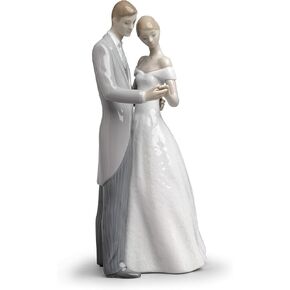 LLADRÓ Porcelain Figurine of a Wedding Couple United Forever. Decorative Groom and Bride Wedding in Glossy Porcelain.