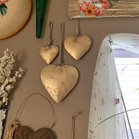 ديكور حائط على شكل قلب معدني أنيق ريفي بلمسة نهائية ذهبية عتيقة، فن معلق على الحائط عتيق، مجموعة تزيين المزرعة ذات الطابع الريفي مكونة من 3 قطع in Kuwait