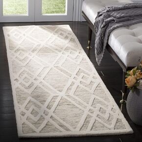 SAFAVIEH Cambridge Collection Runner Rug - 2'6" x 8', Light Brown & Ivory, Handmade Moroccan Distressed Wool, Ideal for High Traffic Areas in Living Room, Bedroom (CAM729R)