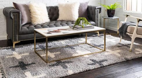 مجموعة Loom Hygge Shag الفريدة من نوعها، مستوحاة من المغرب الحديث، تصميم هندسي، سجادة منطقة قطيفة ومريحة، مستطيلة 8' 0" x 10' 0"، رمادي فاتح/عاجي in Saudi Arabia