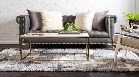مجموعة Loom Hygge Shag الفريدة من نوعها، مستوحاة من المغرب الحديث، تصميم هندسي، سجادة منطقة قطيفة ومريحة، مستطيلة 8' 0" x 10' 0"، رمادي فاتح/عاجي in Saudi Arabia