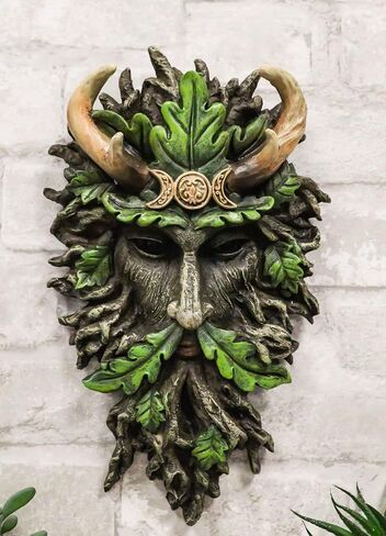 هدية Ebros من Wicca Spirit God Triple Moon Antler المتوج بشجرة الرجل الأخضر الأسود مع أوراق الشجر الخضراء المعلقة على الحائط لوحة ديكور 10.5 بوصة شجرة الويكا العالية لراعي غابة الحياة ذات القرن الإله Cernunnos in Saudi Arabia
