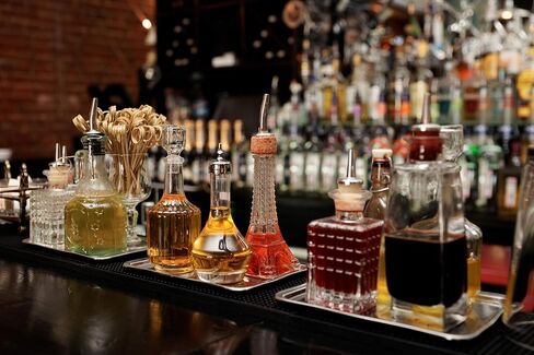 Cocktail Bitters Bottle - Vintage Square Glass Design with Cork and Stainless Steel Dasher Top - 3-ounces Professional Bar Set Accessory Tool for Making Craft Cocktails (1) in Saudi Arabia