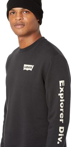 Levi's® Standard Graphic Crew in Saudi Arabia