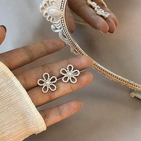 اقراط فضة عيار 925 مطلية بالذهب عيار 14 قيراط على شكل زهرة البرسيم والزركون in Kuwait