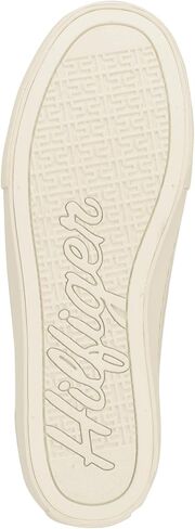 Tommy Hilfiger Women's Lahzie Flat Sandal in Saudi Arabia