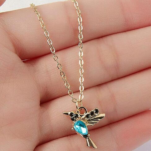 Rhinestone Flying Hummingbird Pendant Necklace 14K Gold Plated Shiny Rhinestone Bird Flyer Chain Necklace Crystal Cubic Zirconia Bird Flyer Animal Collar Necklace for Women Girl Fashion Jewelry in Saudi Arabia