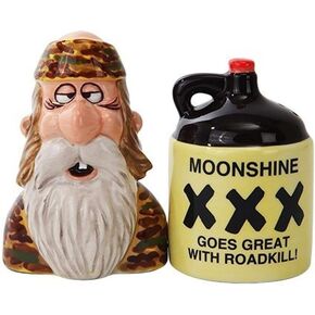 Attractives Moonshine Road Kill Ceramic Magnetic Salt Pepper SHAKERS