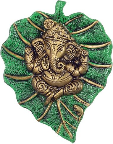 اللورد غانيشا على الورقة الخضراء in Kuwait